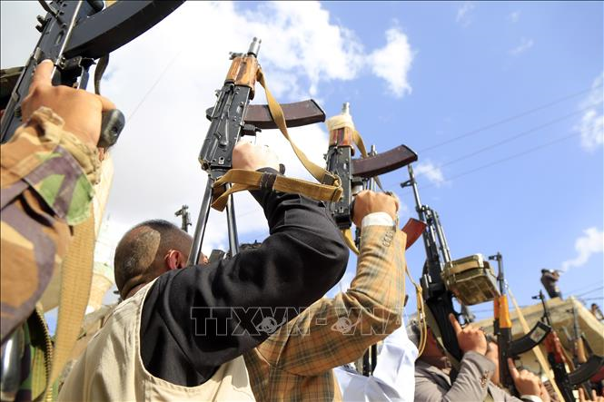 Xung đột tại Trung Đông: Lực lượng Houthi đe dọa phong tỏa eo biển Bab al-Mandab